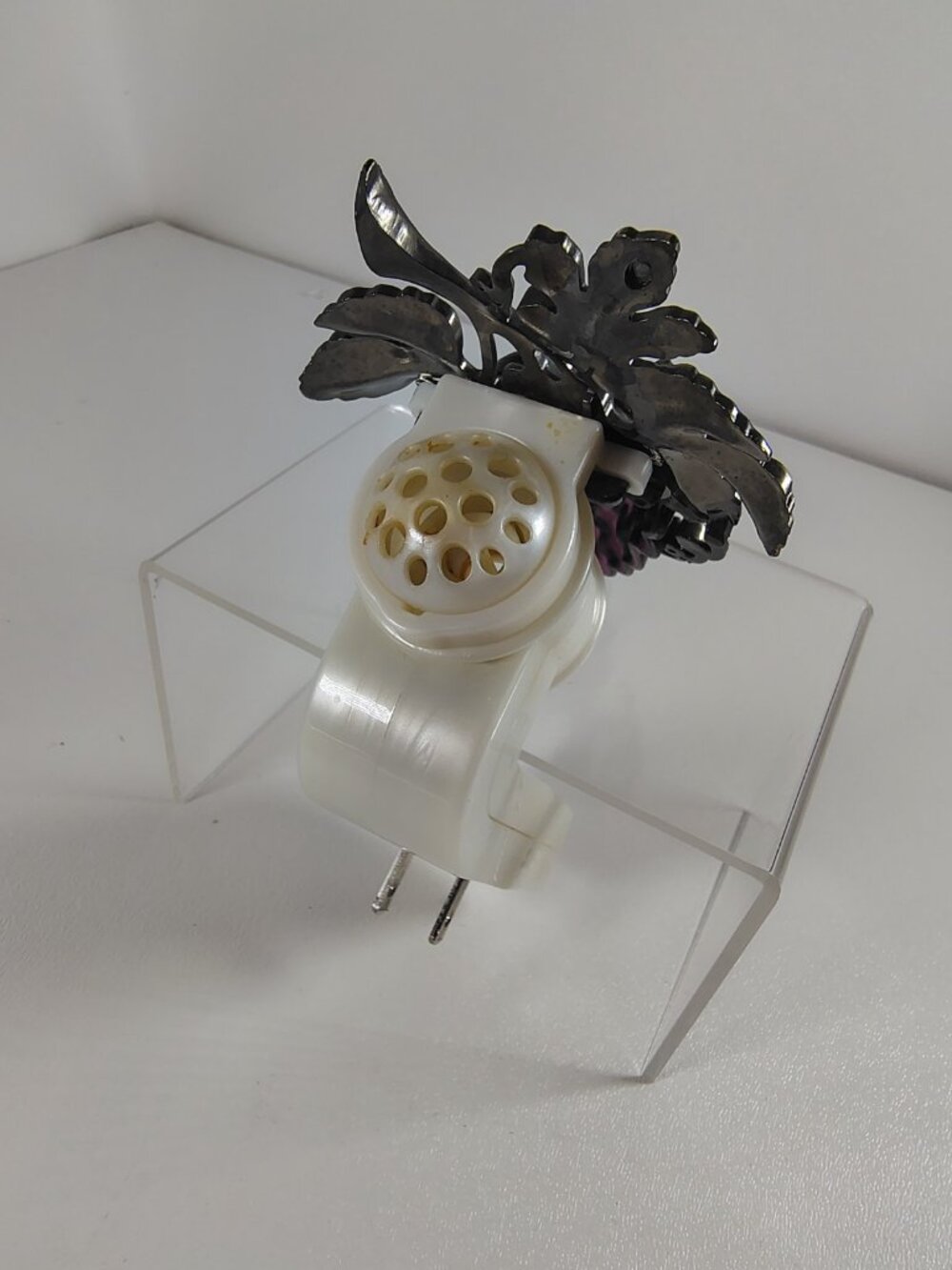 RED PURPLE GRAPES Bath & Body Works Wallflower Plug White Barn LIGHT UP WORKS - Picture 4 of 4